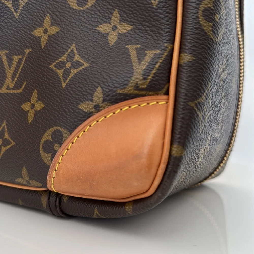 Louis Vuitton Luxury Brown Monogram Luggage Bag in Excellent Condition